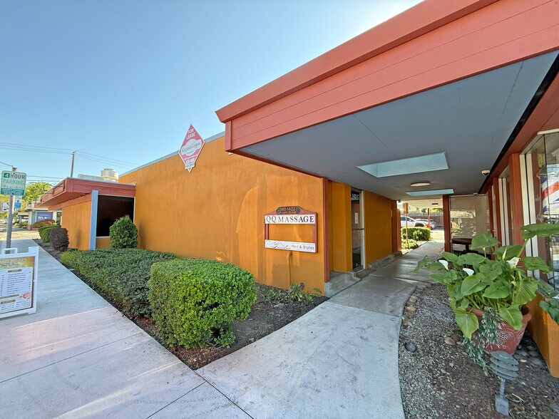 1422 4th St, Santa Rosa, CA à louer - Photo du bâtiment - Image 2 de 3