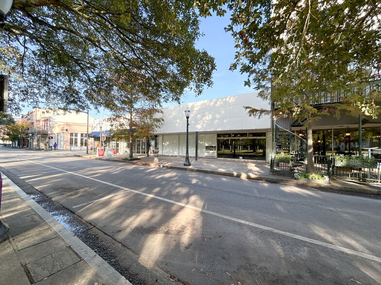 316-318 Dauphin St, Mobile, AL for sale - Building Photo - Image 1 of 1