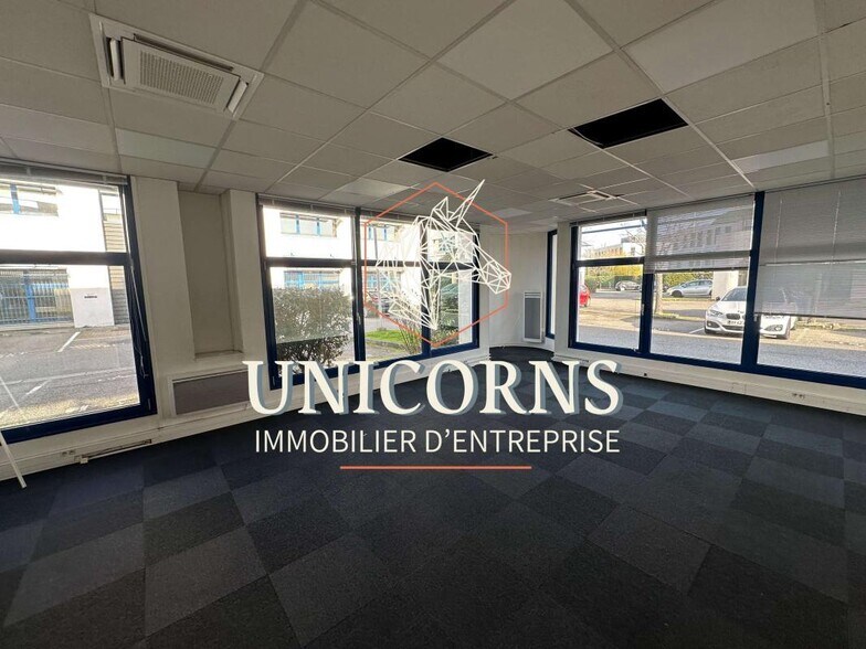 1 Impasse Marcel Chalard, Toulouse for lease - Interior Photo - Image 2 of 6