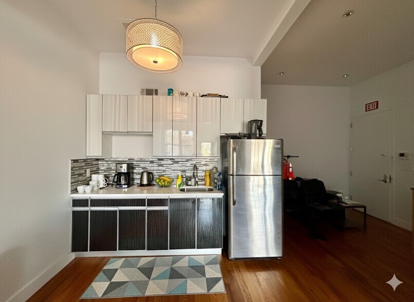 3461 Vernon Blvd, Astoria, NY à louer - Photo intérieure - Image 2 de 8