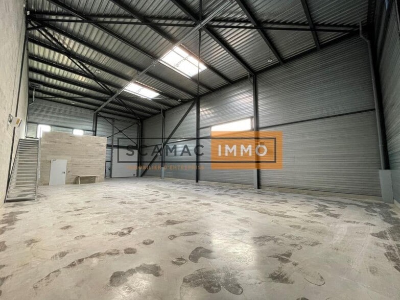 Industrial in Vaires-sur-Marne for lease - Building Photo - Image 1 of 5