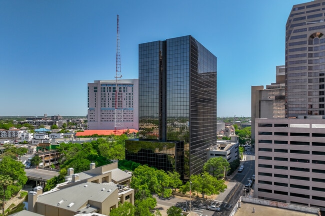 More details for 700 N Saint Marys St, San Antonio, TX - Coworking for Lease