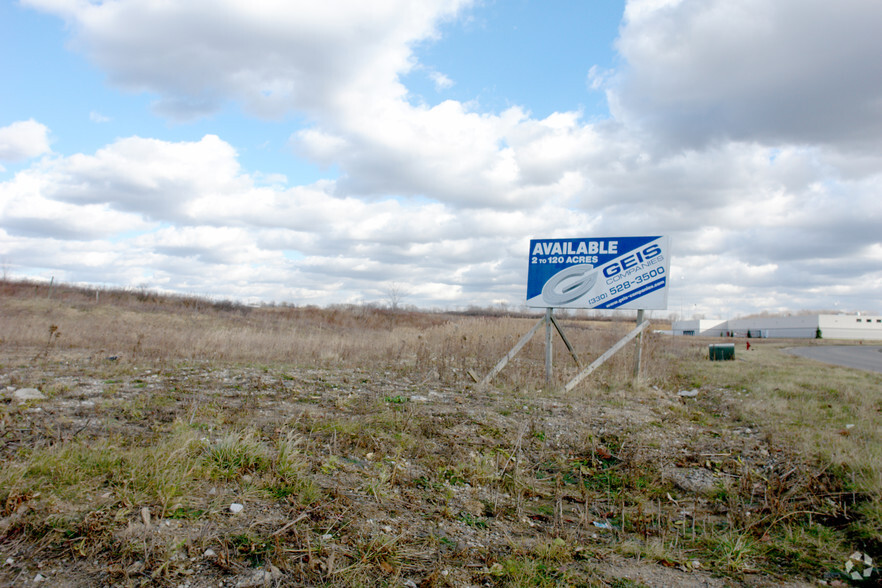 Mondial Pky, Streetsboro, OH for sale - Primary Photo - Image 1 of 1