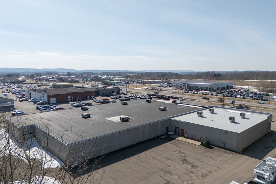 100 S Cascade Dr, Springville, NY à louer - Photo du bâtiment - Image 2 de 5