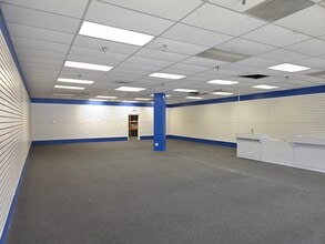 308-386 Towne Center Dr, Abingdon, VA for lease Interior Photo- Image 1 of 6