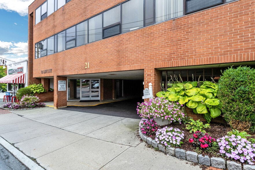 21 Locust Ave, New Canaan, CT à louer - Photo du bâtiment - Image 2 de 9