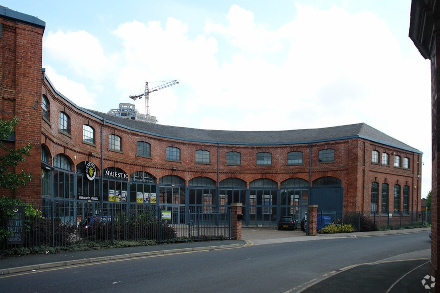 Graingers Way, Leeds for lease - Building Photo - Image 3 of 8