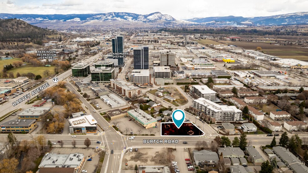 1923-1931 Burtch Rd, Kelowna, BC à vendre - Photo du bâtiment - Image 3 de 3