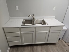 6117 N College Ave, Indianapolis, IN à louer Photo intérieure- Image 1 de 4