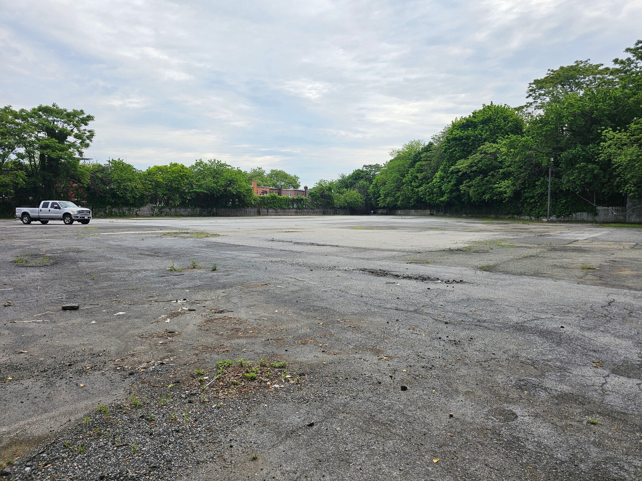 5381 Kings Hwy, Brooklyn, NY for lease Building Photo- Image 1 of 7