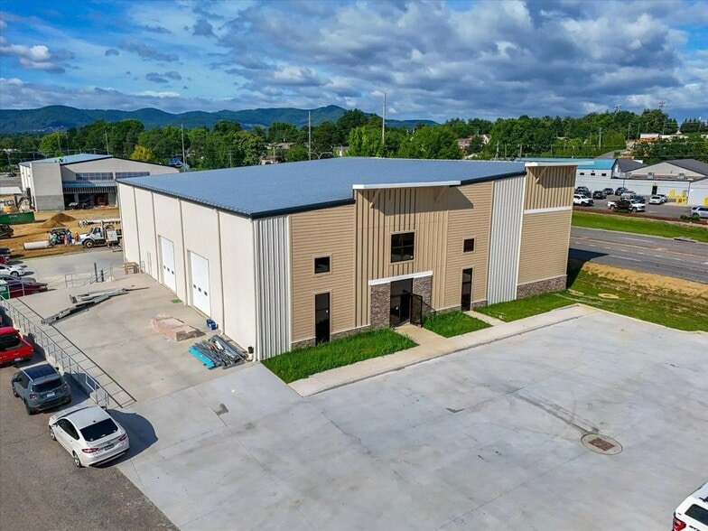 68 St John rd, Salem, VA for lease - Building Photo - Image 2 of 6