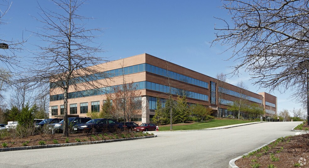 Liberty Mutual Dover Campus portfolio of 2 properties for sale on LoopNet.ca - Building Photo - Image 1 of 1