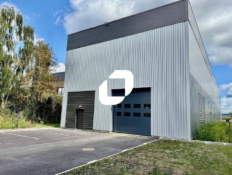 7 Avenue Georges Politzer, Trappes for lease - Building Photo - Image 3 of 18