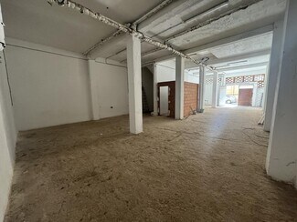 Plus de détails pour Multi-résidentiel à vendre