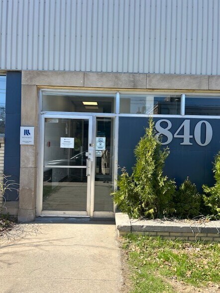 840 Rue Raoul-Jobin, Québec, QC for lease - Building Photo - Image 2 of 3