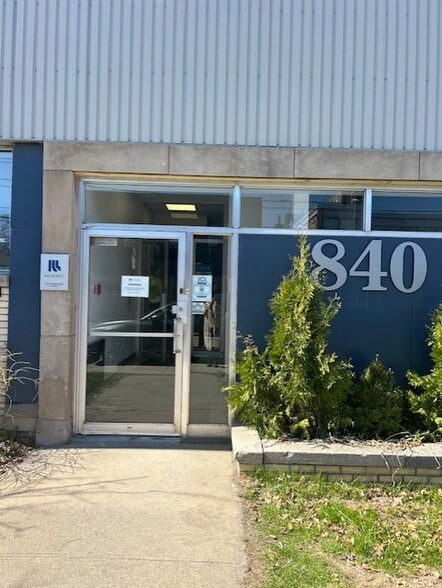 840 Rue Raoul-Jobin, Québec, QC à louer - Photo du bâtiment - Image 2 de 3