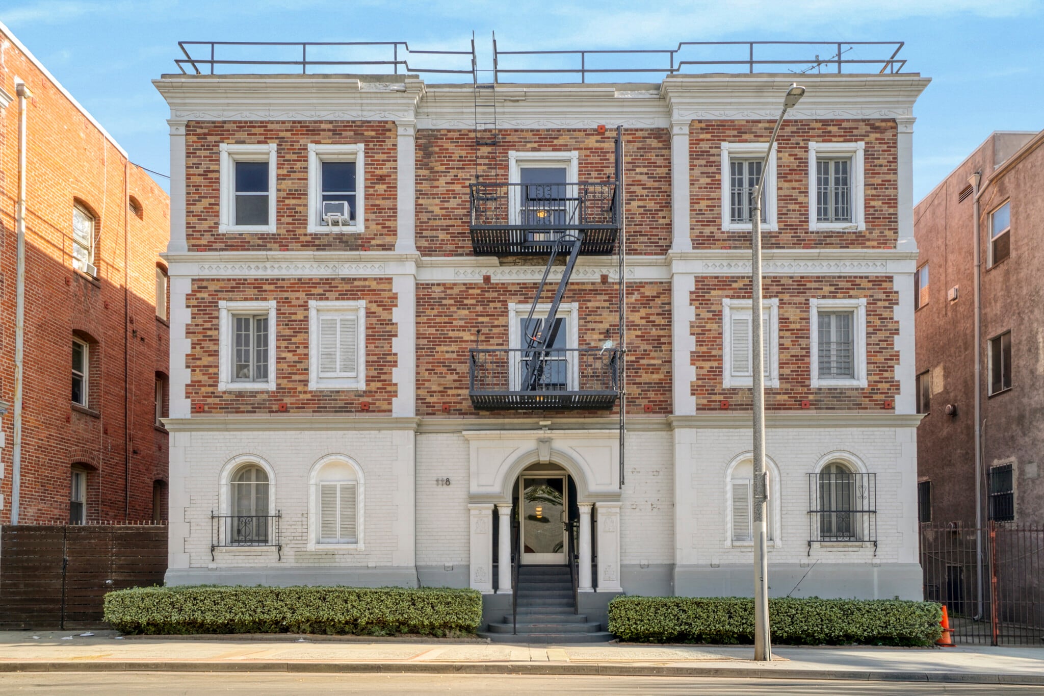 118 N Westmoreland Ave, Los Angeles, CA for sale Primary Photo- Image 1 of 22