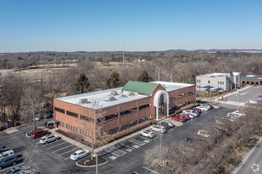 131 Indian Lake Blvd, Hendersonville, TN for lease - Building Photo - Image 3 of 4