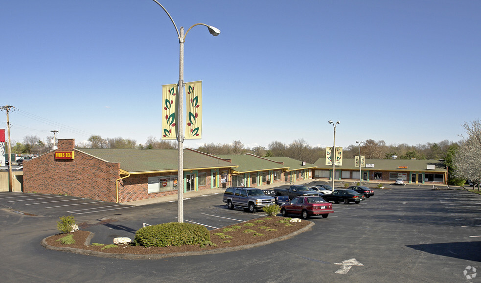 1365-1395 Covington Manor Ln, Lemay, MO for lease - Building Photo - Image 1 of 6