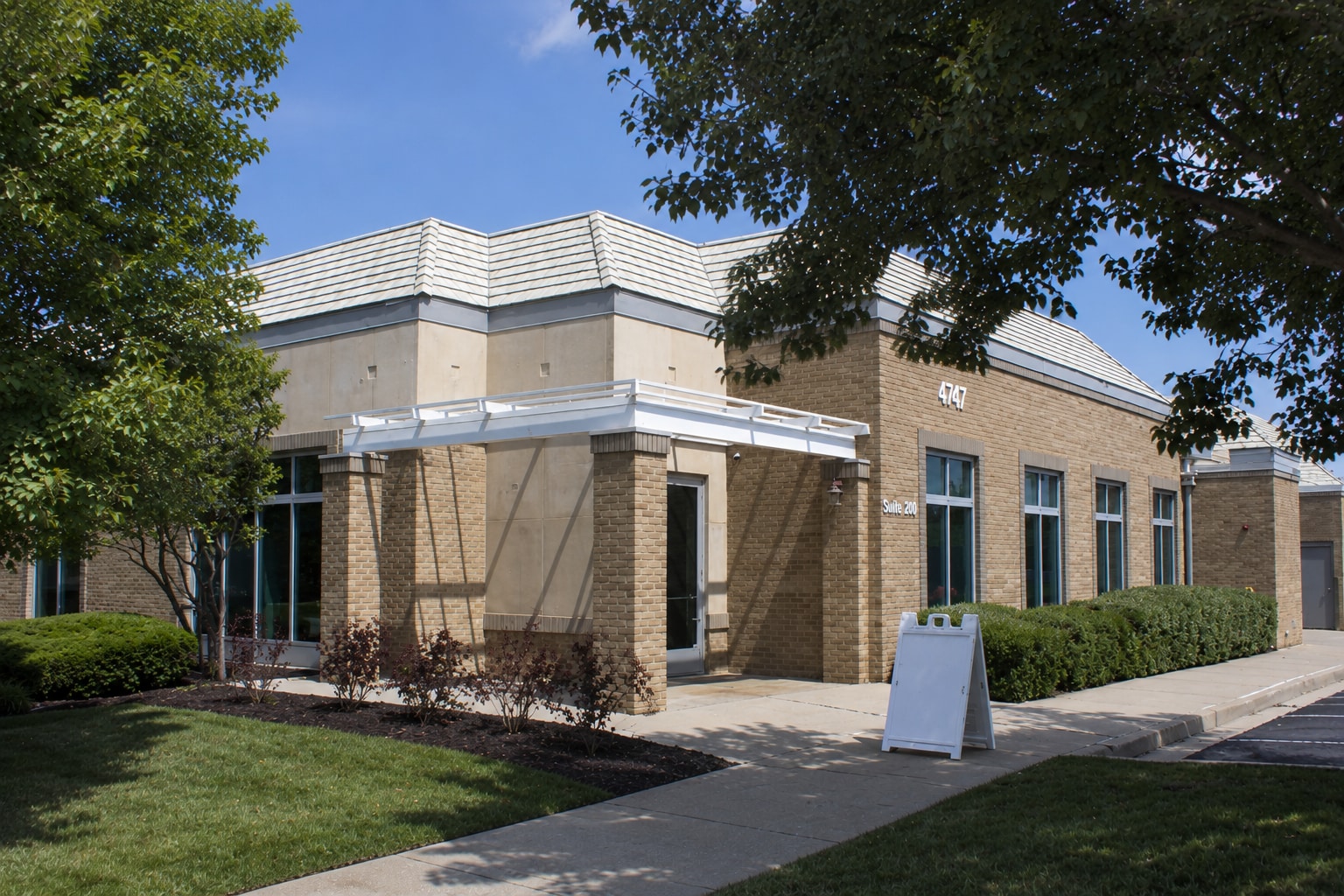 4747 W 135th St, Leawood, KS for lease Building Photo- Image 1 of 4