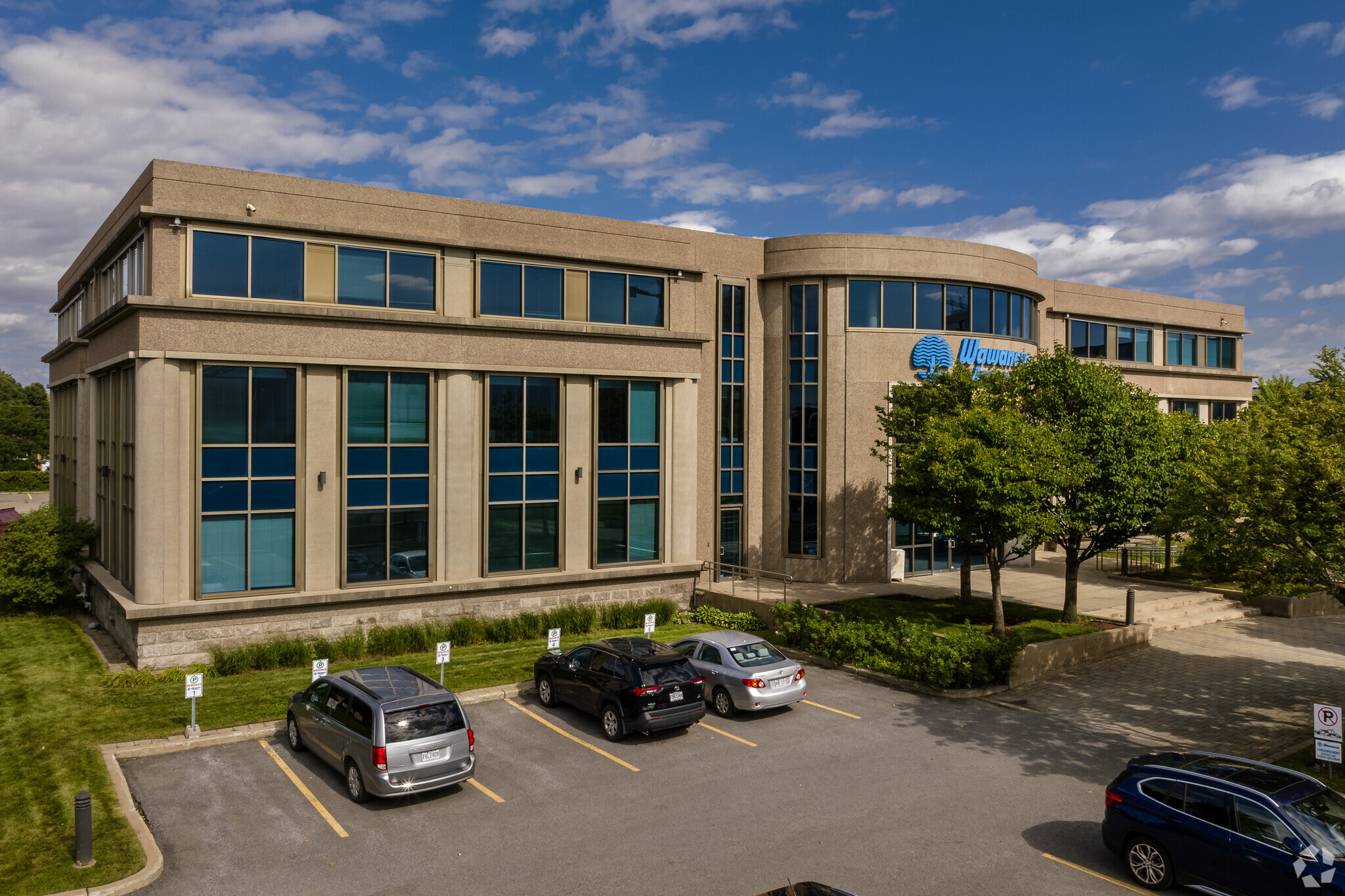 8585 Décarie, Mt Royal, QC for lease Building Photo- Image 1 of 36