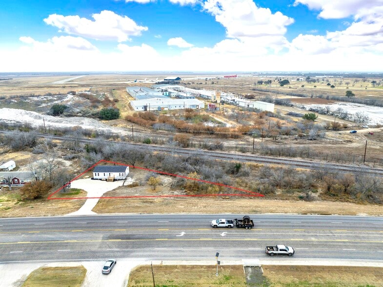 2806 US Highway 90 W, Hondo, TX à vendre - Photo principale - Image 1 de 18