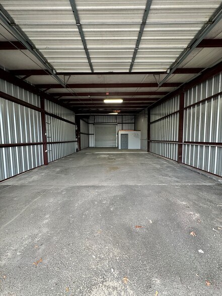 16261 Hollister St, Houston, TX à louer - Photo du bâtiment - Image 3 de 23