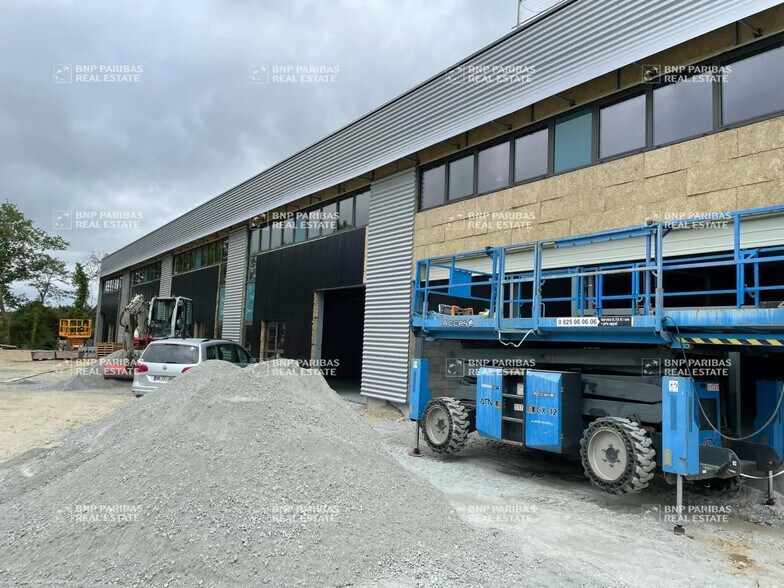 Local d'activités dans Treillières à vendre - Photo du bâtiment - Image 2 de 13