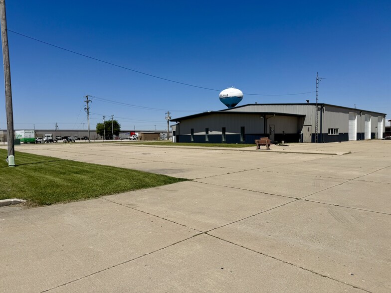 200 W Stevenson Rd, Ottawa, IL for lease - Building Photo - Image 2 of 17