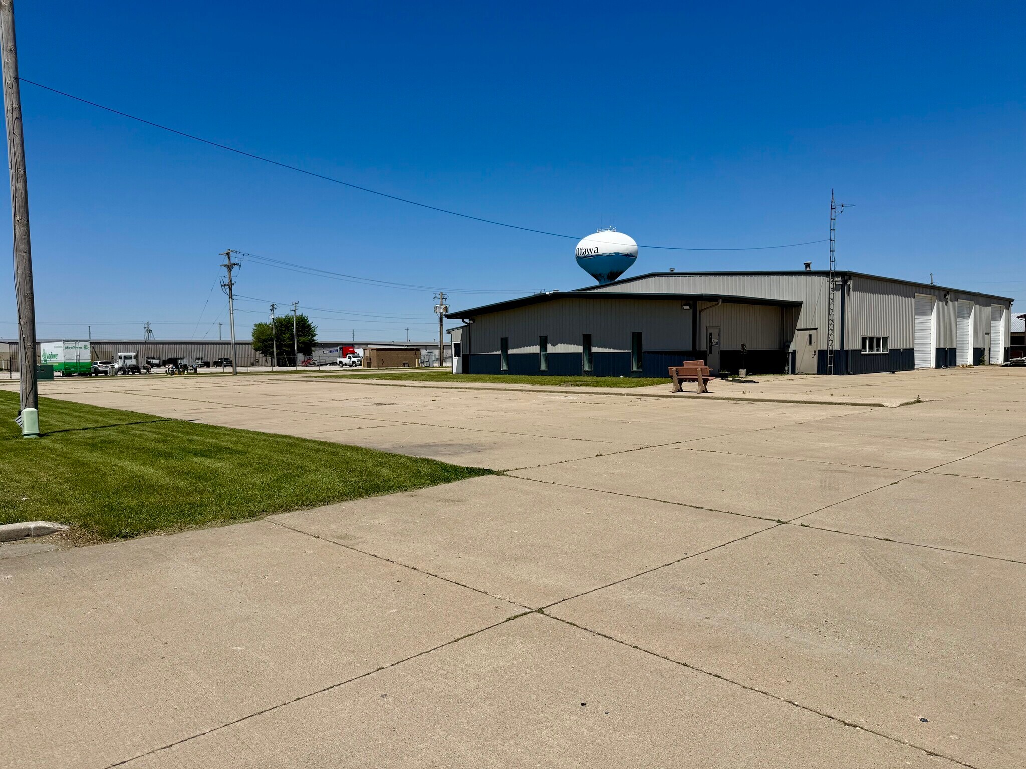 200 W Stevenson Rd, Ottawa, IL à louer Photo principale- Image 1 de 17