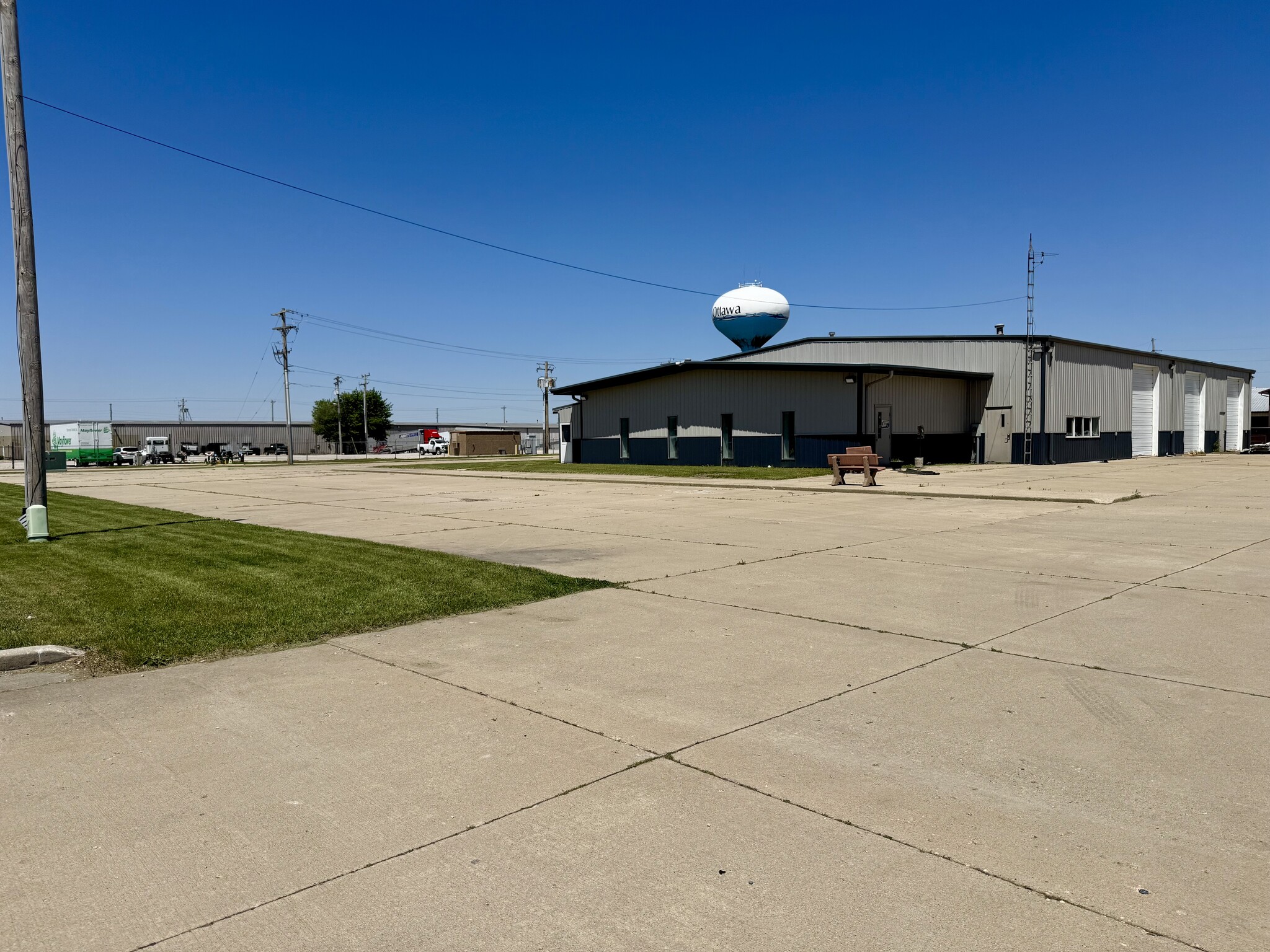 200 W Stevenson Rd, Ottawa, IL for lease Primary Photo- Image 1 of 17