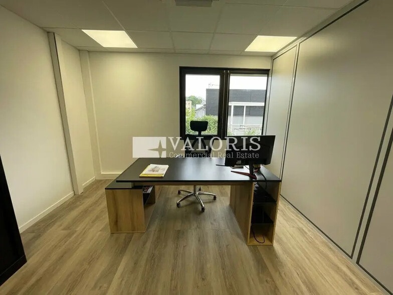 Bureau dans Francheville à louer - Photo intérieure - Image 3 de 5