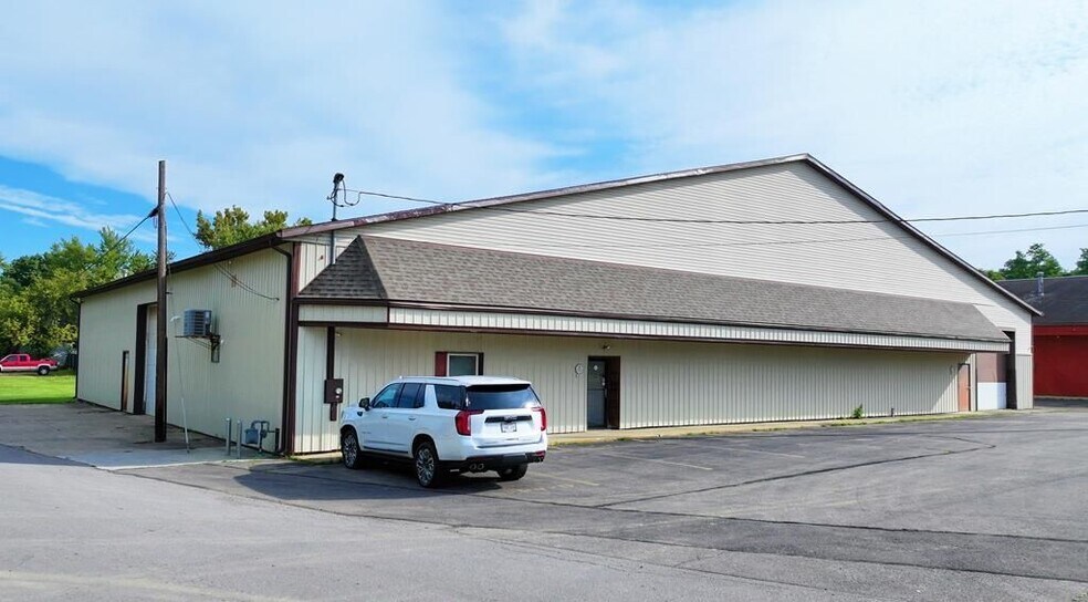 401 Ashland Rd, Mansfield, OH à vendre - Photo du bâtiment - Image 2 de 25