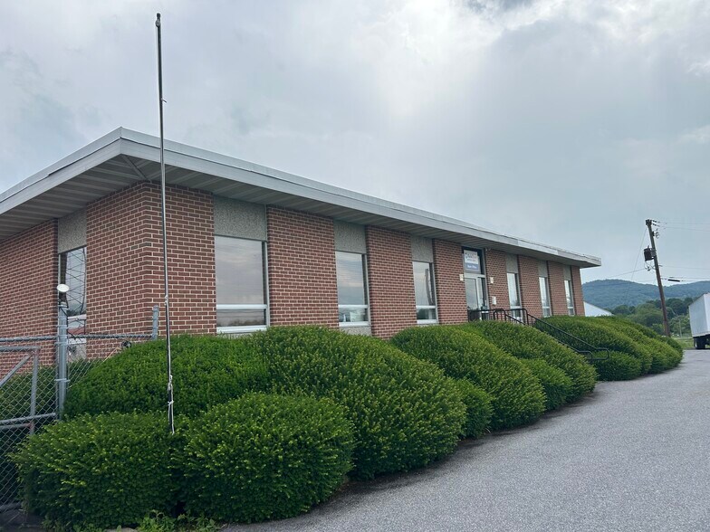 800 Mountain Home Road Rd, Sinking Spring, PA à louer - Photo du bâtiment - Image 2 de 13