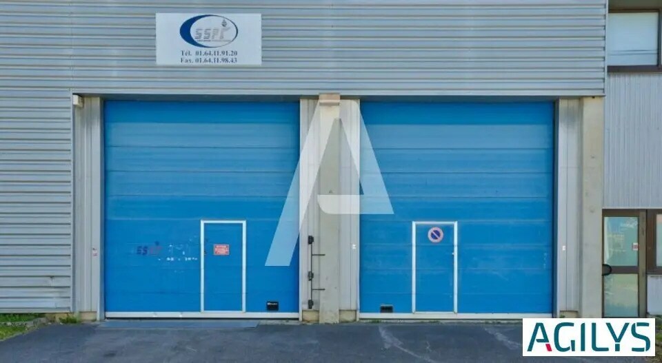 Flex in Collégien for lease Building Photo- Image 1 of 5