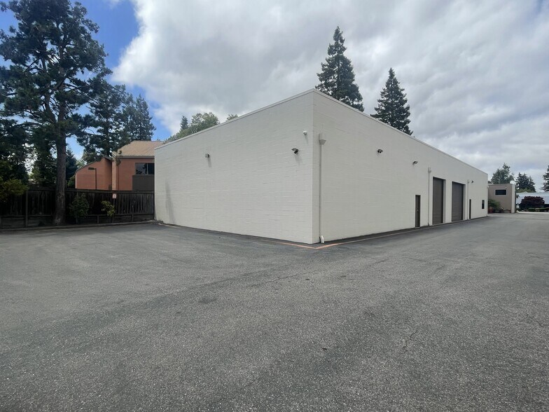 943 N Shoreline Blvd, Mountain View, CA à louer - Photo du bâtiment - Image 3 de 16