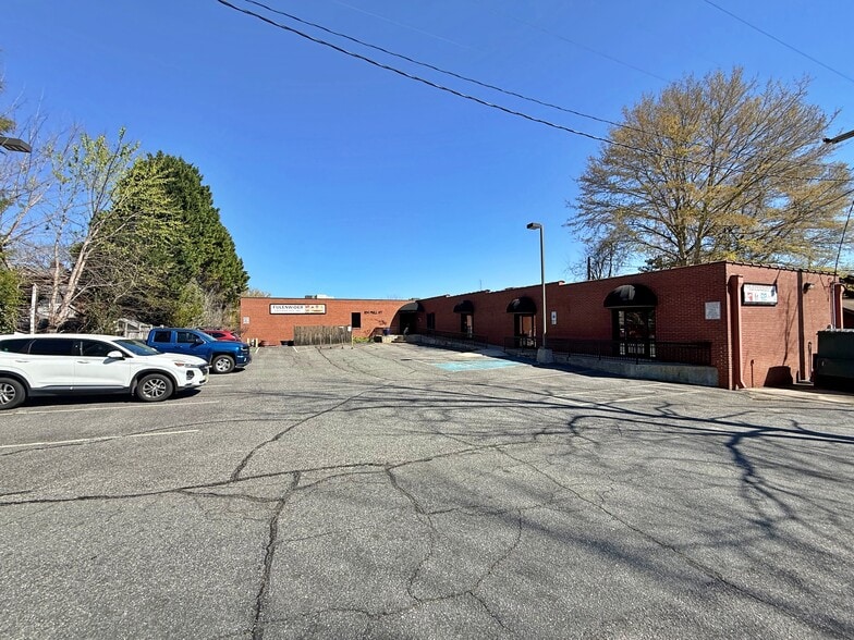 104 Mull St, Morganton, NC for sale - Building Photo - Image 3 of 8