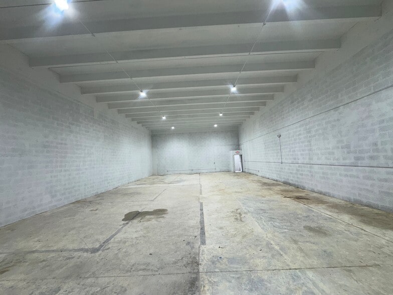 7911-7951 W 26th Ave, Hialeah, FL for lease - Building Photo - Image 3 of 8