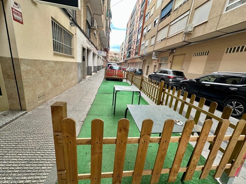 Commerce de détail dans Sant Joan d'Alacant à louer - Photo du bâtiment - Image 2 de 15