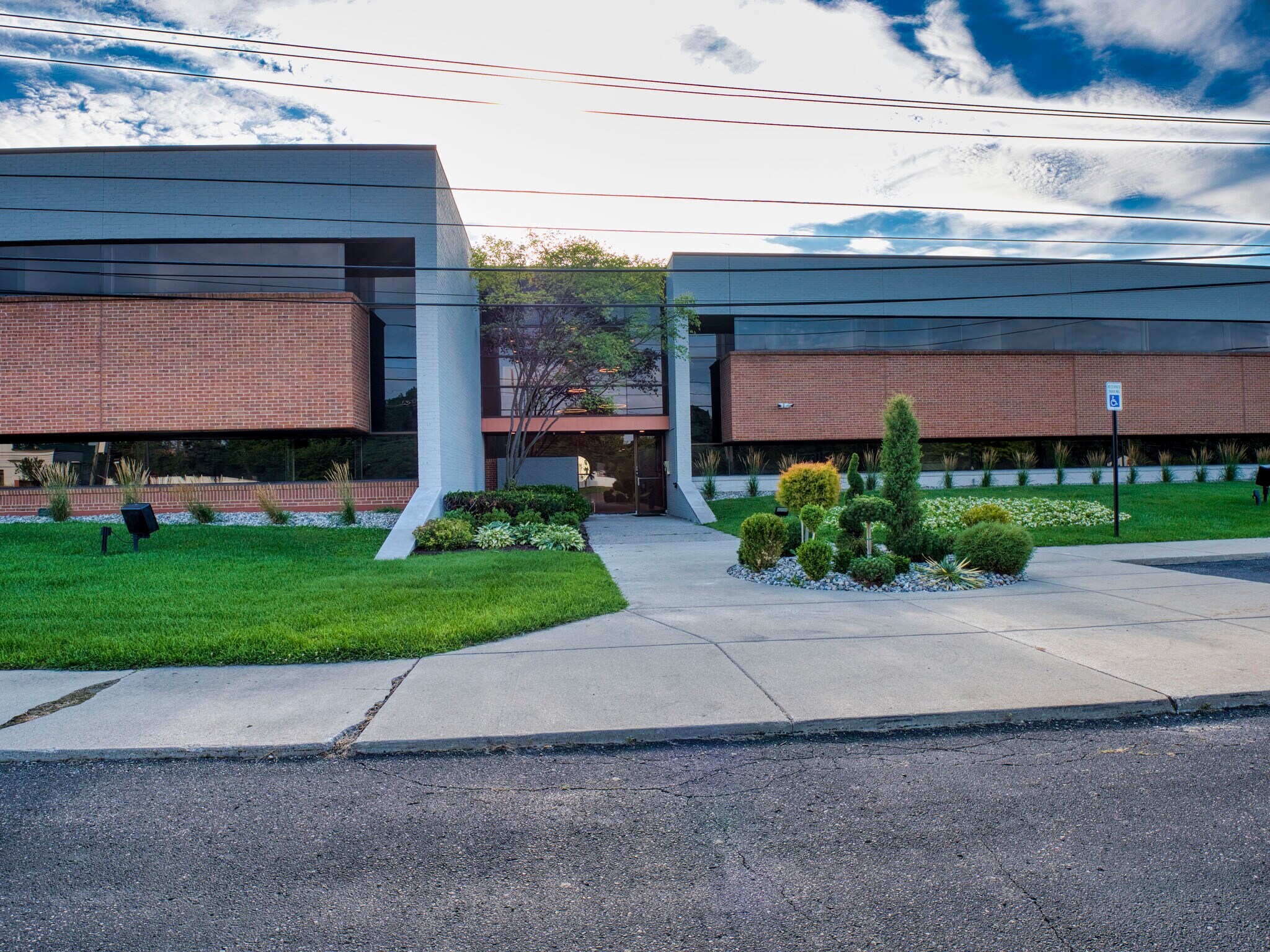 23800 Orchard Lake Rd, Farmington Hills, MI for lease Building Photo- Image 1 of 5
