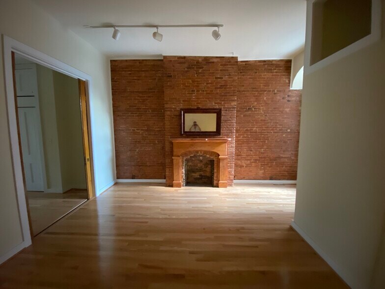 2208 Maryland Ave, Baltimore, MD à vendre - Photo intérieure - Image 3 de 11