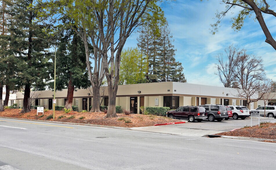 2142-2156 Paragon Dr, San Jose, CA à louer - Photo du bâtiment - Image 3 de 4
