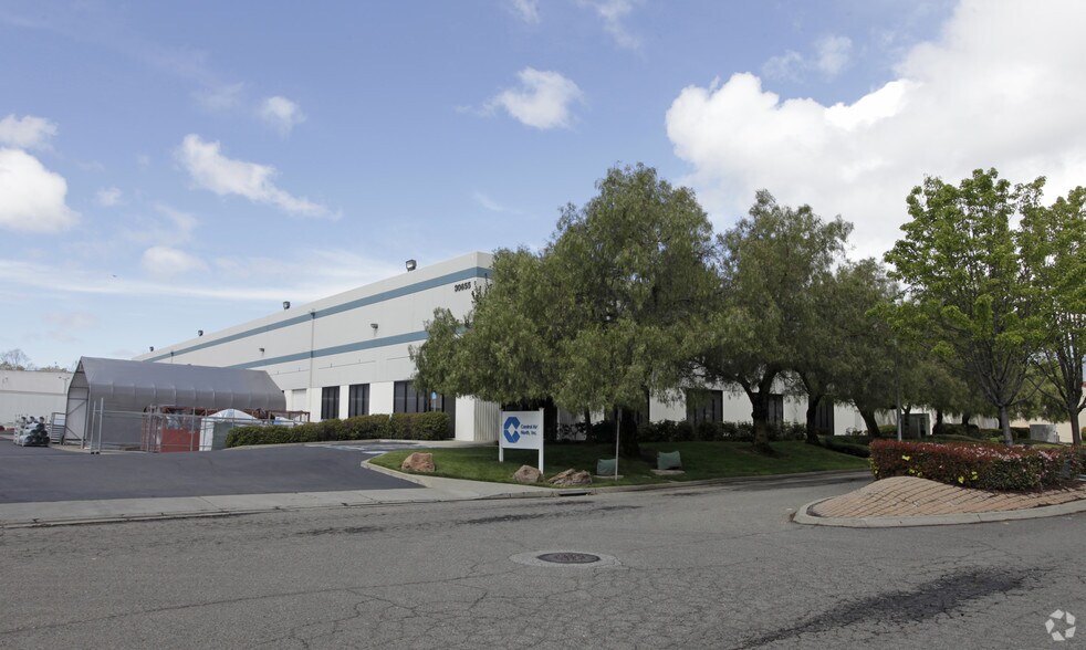 30655 San Clemente St, Hayward, CA for lease - Primary Photo - Image 1 of 3