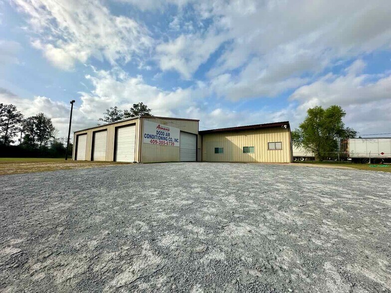 8351 Bryant Dr, Silsbee, TX à vendre - Photo du bâtiment - Image 2 de 40