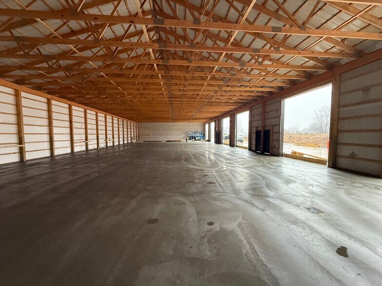 1000 Enterprise Dr, Hastings, MI à louer - Photo de construction - Image 3 de 7