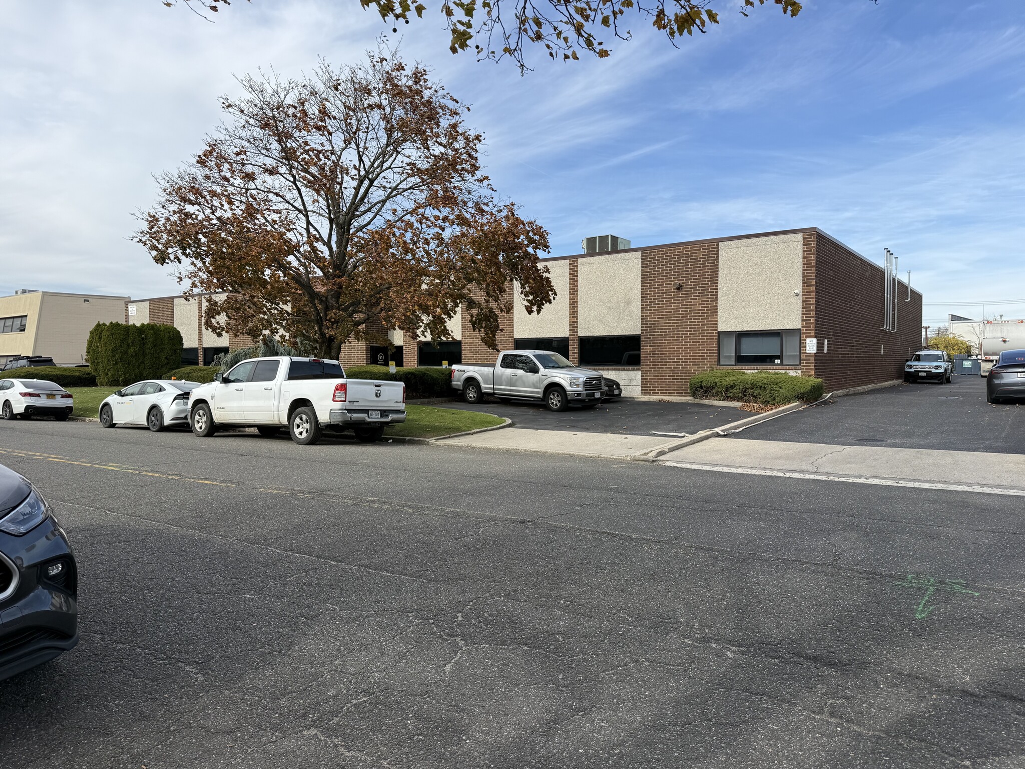 155 Sherwood Ave, Farmingdale, NY à louer Photo intérieure- Image 1 de 11