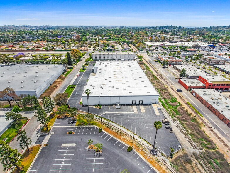 4101 Bonita Pl, Fullerton, CA à louer - Photo du bâtiment - Image 2 de 7