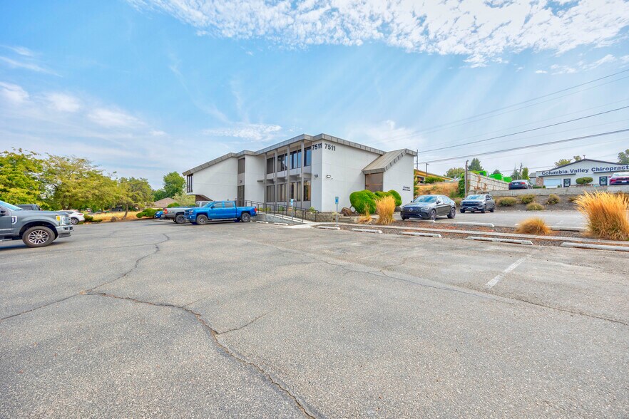 7511 W Arrowhead Ave, Kennewick, WA à louer - Photo du bâtiment - Image 2 de 22