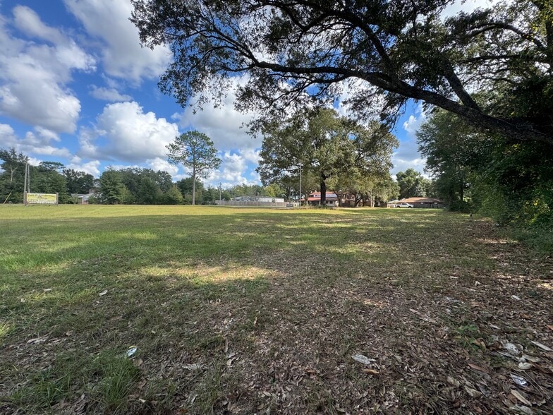 7445 Pine Forest Rd, Pensacola, FL for sale - Building Photo - Image 1 of 9