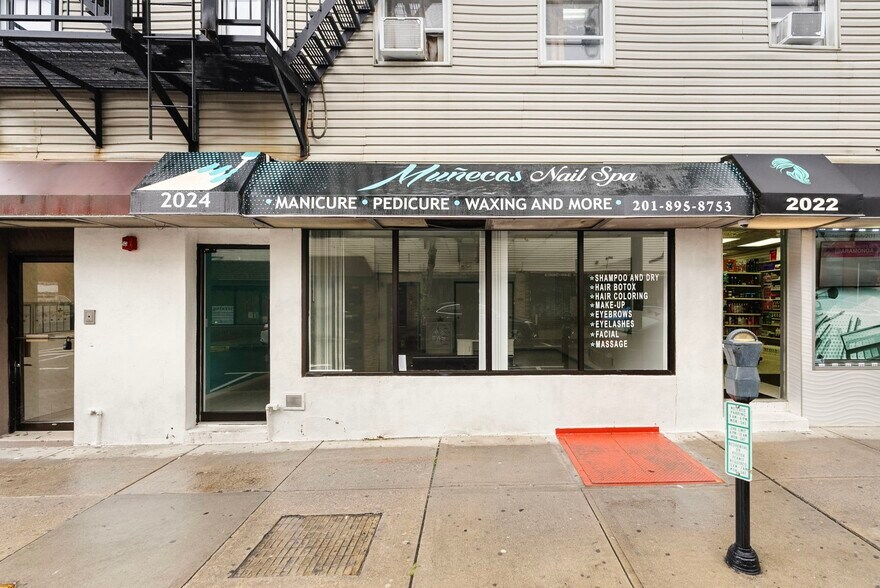 2024 Bergenline Ave, Union City, NJ à vendre - Photo du bâtiment - Image 1 de 1
